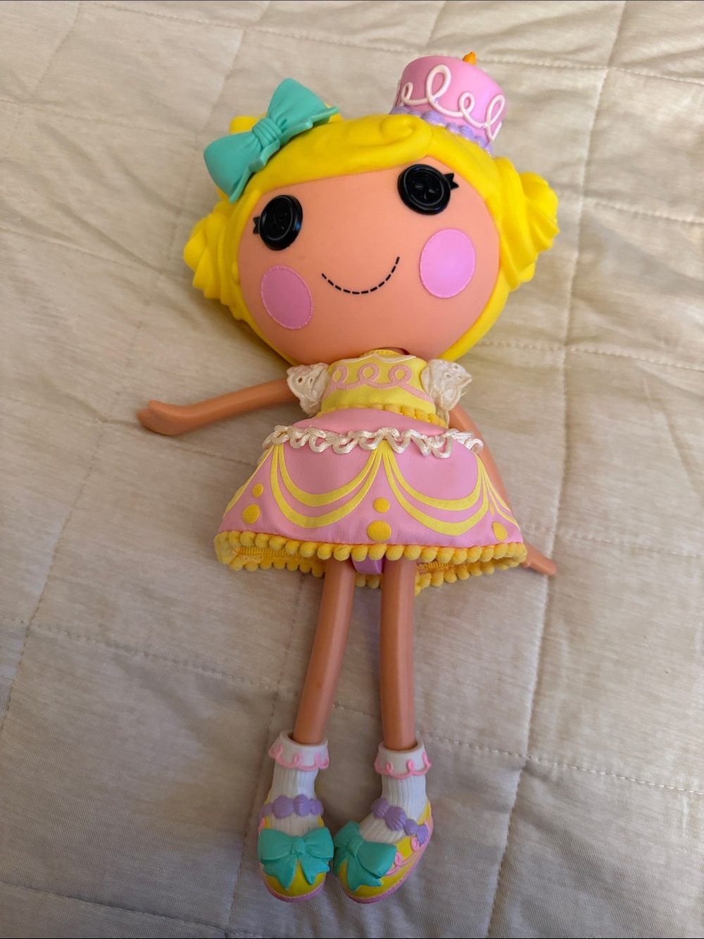 Lalaloopsy 2014 Candle Slice O’Cake Full Size Doll.